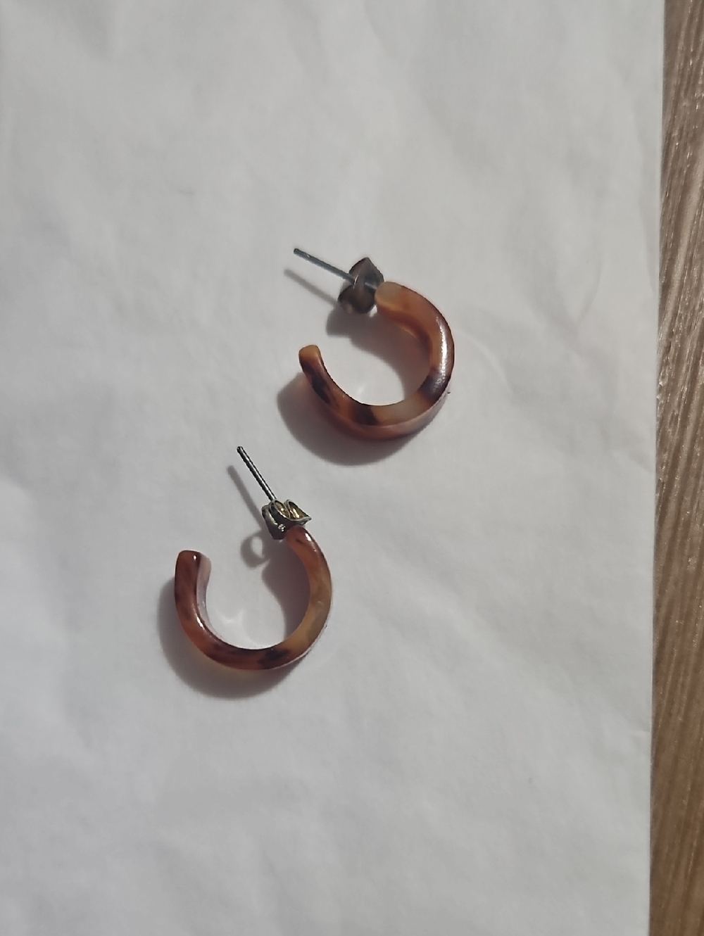 Classic Tortoiseshell Small Hoop Earrings - Unbranded